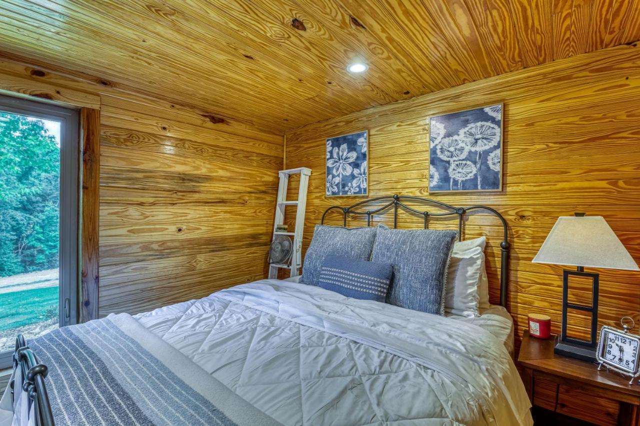 The Gemini-A Dreamy, Waterfront Tiny Cabin Rogersville المظهر الخارجي الصورة