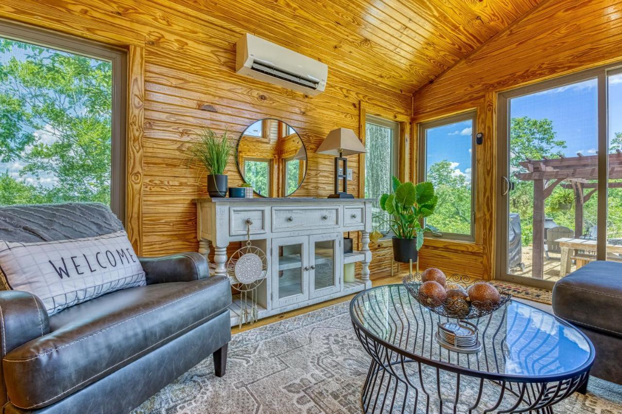 The Gemini-A Dreamy, Waterfront Tiny Cabin Rogersville المظهر الخارجي الصورة