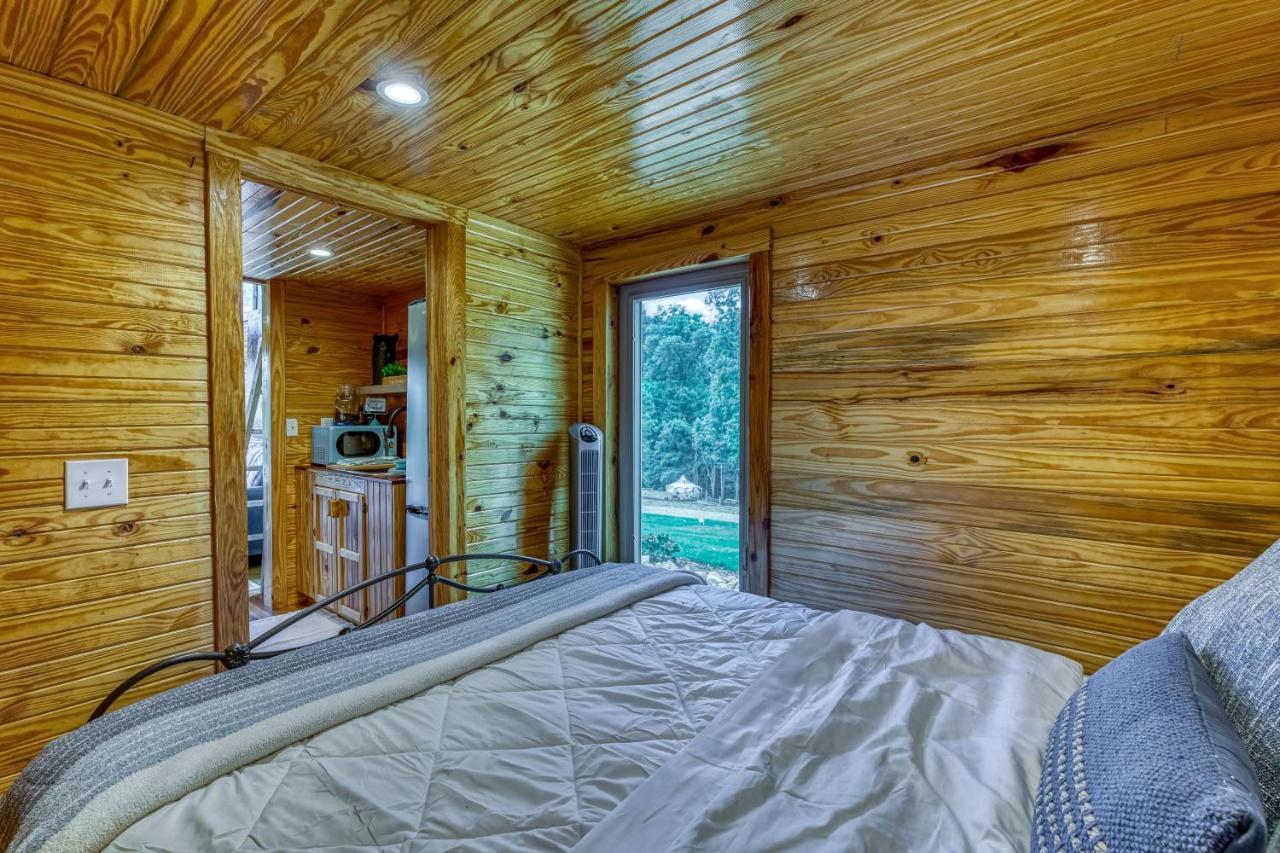 The Gemini-A Dreamy, Waterfront Tiny Cabin Rogersville المظهر الخارجي الصورة
