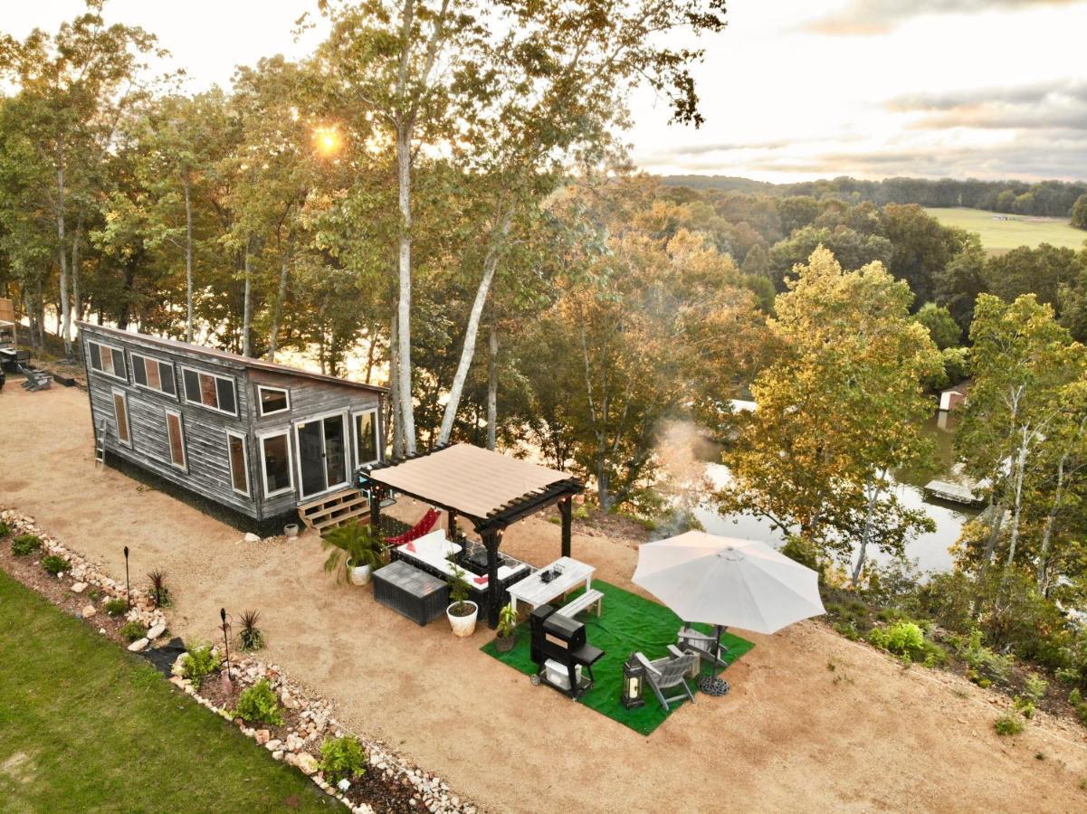 The Gemini-A Dreamy, Waterfront Tiny Cabin Rogersville المظهر الخارجي الصورة