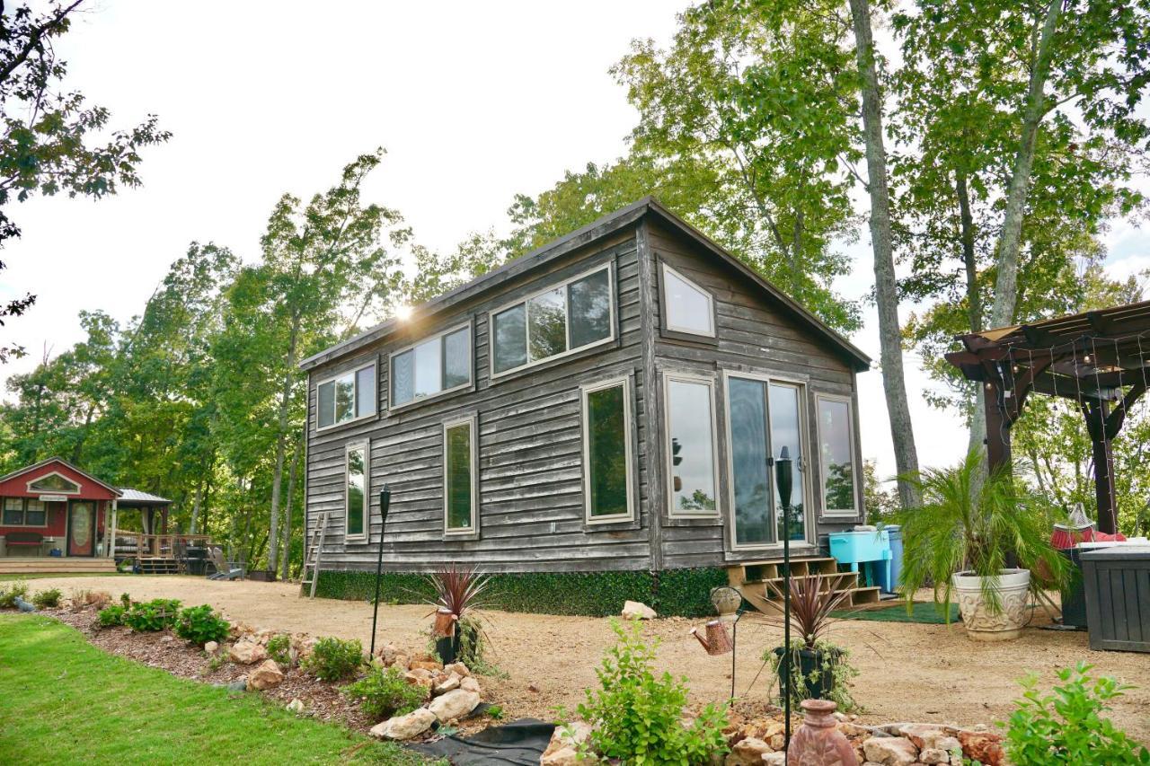 The Gemini-A Dreamy, Waterfront Tiny Cabin Rogersville المظهر الخارجي الصورة